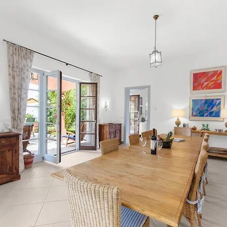 Dramac And Country Estate Villa